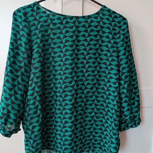 Forever 21 Green and Black Geometric Blouse